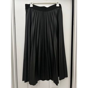 Faux leather pleaded skirt